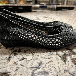 Ros Hommerson Tina Cutout Slip Ons